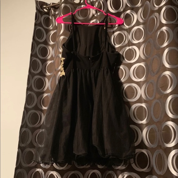 Gold and black dress - Picture 2 of 4